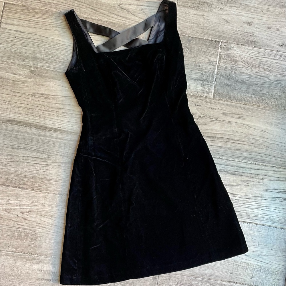 Laundry By Shelli Segal Black Velvet Mini Dress with Gray Satin Bow - Picture 13 of 14